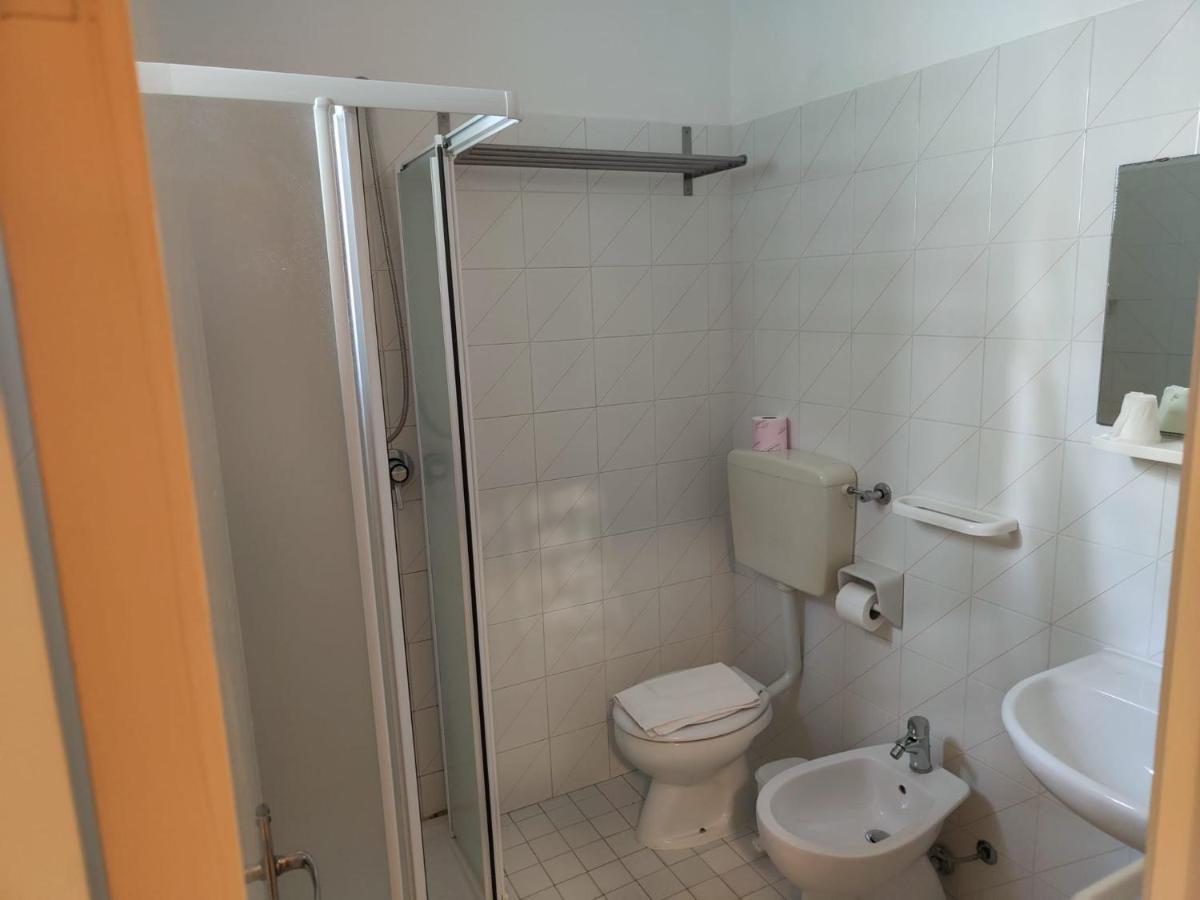 Hotel Gioiella Римини Екстериор снимка