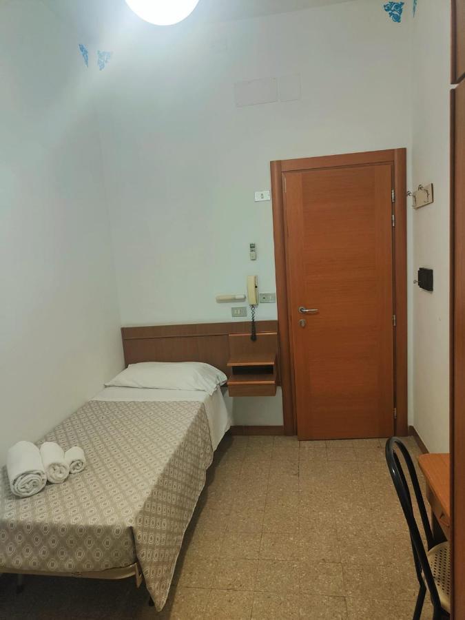 Hotel Gioiella Римини Екстериор снимка