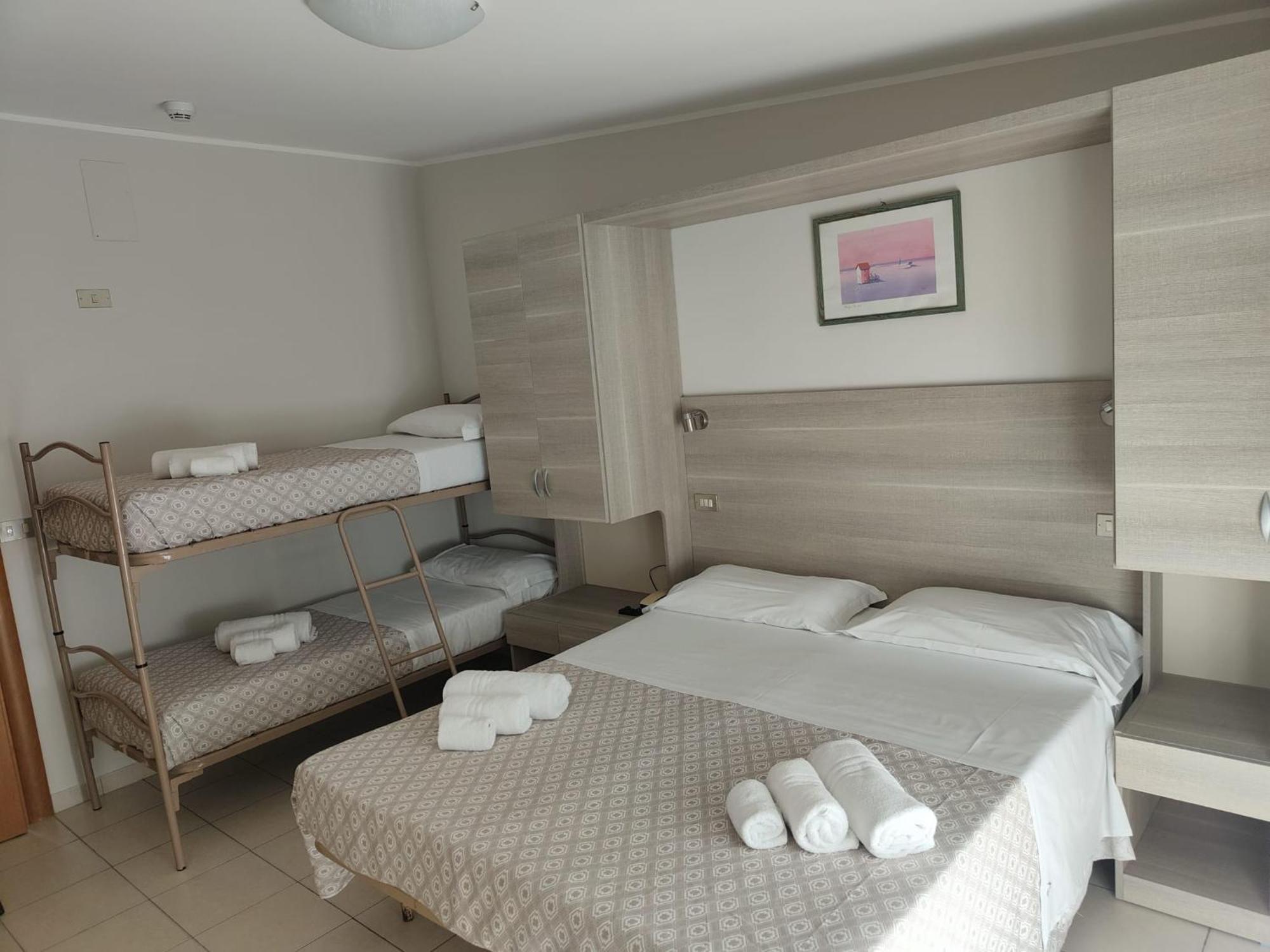 Hotel Gioiella Римини Стая снимка