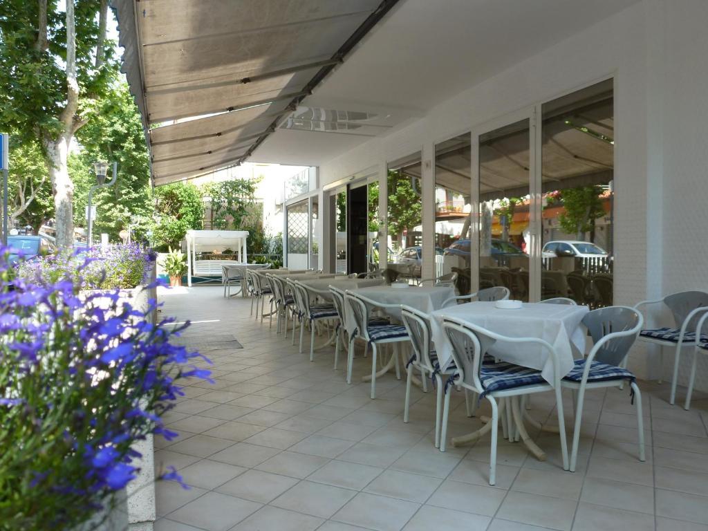 Hotel Gioiella Римини Екстериор снимка